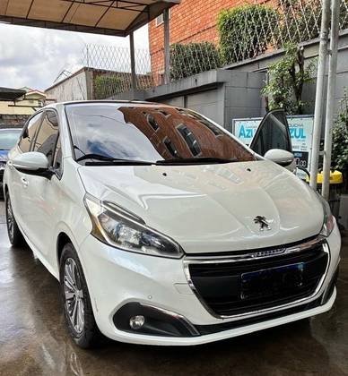 PEUGEOT 208 1.6 GRIFFE 16V FLEX 4P AUTOMÁTICO PEUGEOT 208 1.6 GRIFFE 16V FLEX 4P AUTOMÁTICO